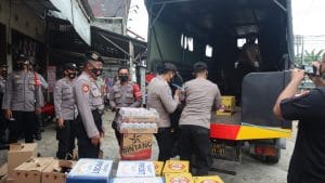 Amankan Ratusan Botol Miras di Anyar, Ops Bina Kusuma Polres Cilegon.
