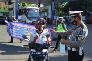 Di hari IV Polres Cilegon Gelar Operasi Keselamatan Maung 2021 di lampu merah PCI.