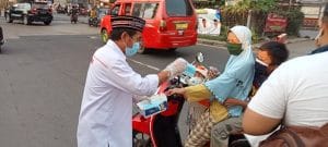 DPC GSPI Kota Cilegon Bagi-Bagi Takjil Dan Masker Di Bulan Ramadhan
