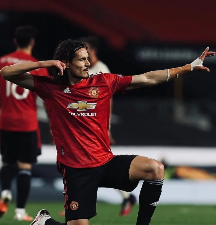 Man Utd Bantai As Roma, Cavani Makin Gacor