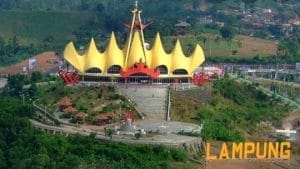 Daya Tarik Wisata Menara Siger Bakauheni ,sementara Merak tidak Punya Menara?