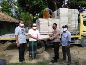 Menyambut HUT Bhayangkara ke 75 Kapolsek Mancak Polres Cilegon lakukan ini.