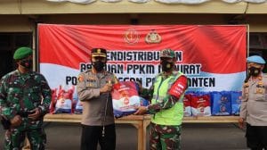 Pendistribusian Bantuan PPKM Darurat Oleh Kapolres Cilegon dan Kodim 0623 Cilegon.