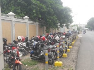 PT.Dover chemical gunakan Bahu jalan untuk lahan Parkir, Akui ada izin?!