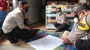 M. Nur Hidayat penyandang Disabilitas Pelukis Kaligrafi Dikunjungi Kapolres Serang