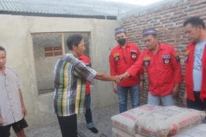 PAC PBB Mergol salurkan Bantuan ke Pembangunan majelis Ta’lim al-hikmahBerupa material