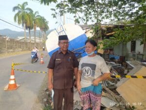 Rumah warga yang ditabrak Mobil tanki dilebak gede di sambangi Camat Pulomerak