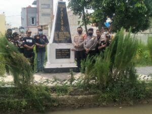 Peringati Hari Pahlawan,Jajaran Polsek Sepatan Bersama Ormas DPC BPPKB Ziarah Ke TMP