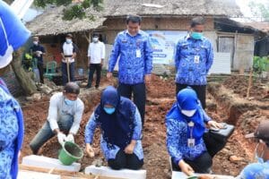 HUT 50 tahun, Korpri Bedah Rumah Masyarakat Miskin