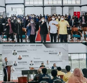 SEMA-U UIN SUNAN GUNUNG DJATI BANDUNG GAGAS TRAINING LEGISLATIF SE-JAWA BARAT