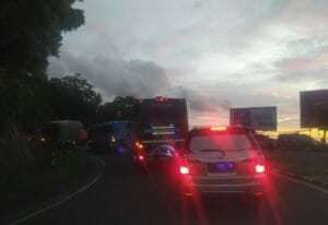 Pengguna Jalan Di Minta Sabar Adanya Pekerjaan Perbaikan Jalan Akses Atas Jalan Tol Merak