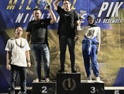 Nindy Aulia Setiawan Sabet Juara III Kejurda Drag Race Mobil Milenial Night Race