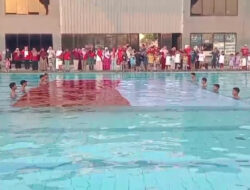 Klub Cilegon Star Aquatic Bentangkan Bendera Merah Putih di HUT RI ke 80 Tahun di Kolam Renang ASA Sport Center