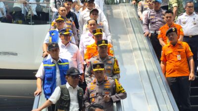 Ancaman Cuaca Ekstrem Menko PMK dan Kapolri Cek Situasi Pelabuhan Penyebrangan Merak-Bakauheni