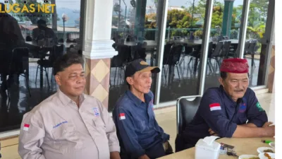 Waduh..!!! Antrian Kendaraan Kerap Terjadi di Penyeberangan Merak, Masyarakat Tuntut Pembenahan.