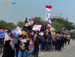 Warga Bojonegara–Puloampel Gelar Aksi, Desak Percepatan Pelebaran Jalan