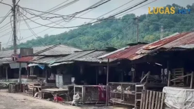 Pedagang Pasar Merak Resah, Setelah Lahan Tempat Berdagang di Klaim Milik Warga.